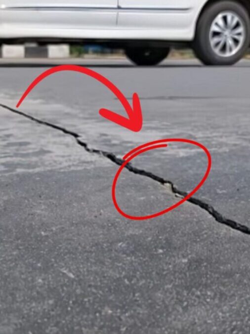 JP GANGA PATH CRACKS